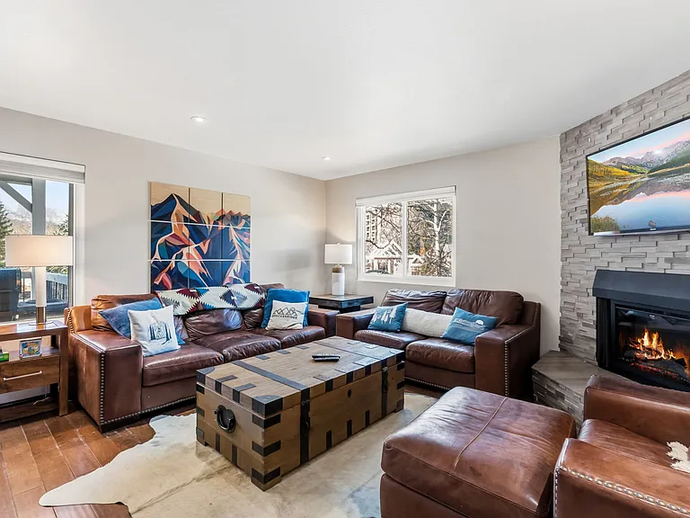 412 S Main St #221 — Photo 5