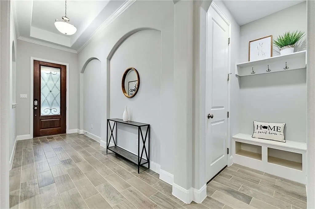 4 bed, 3.0 bath, 2143 sqft, $4,100 — Photo 3