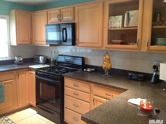 5th image of 26 Gardner Ave