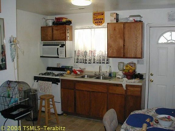 3rd image of 8363 Golden Ave
