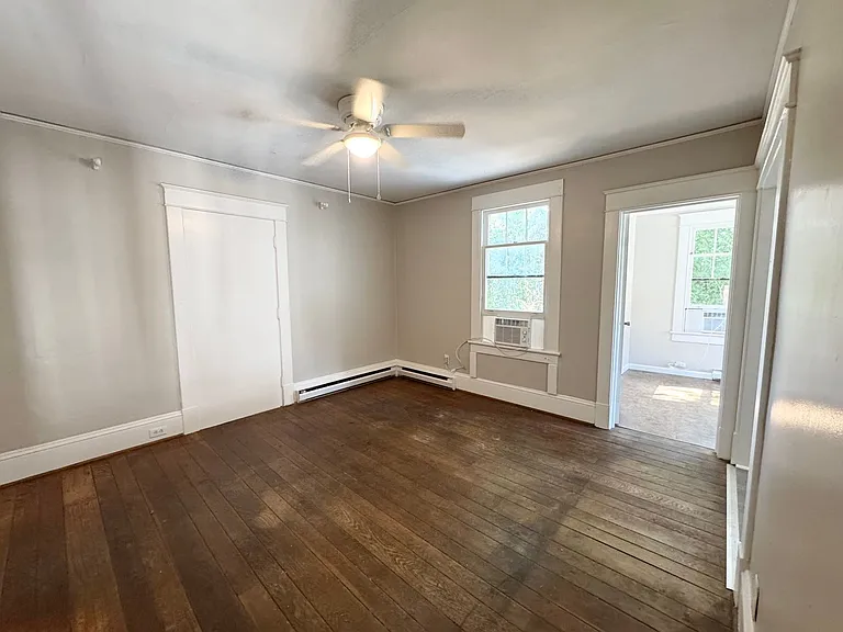 207 E Burgess St — Photo 3