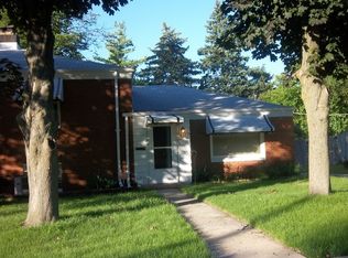 1911 Hosmer Ln, Crest Hill, IL 60403