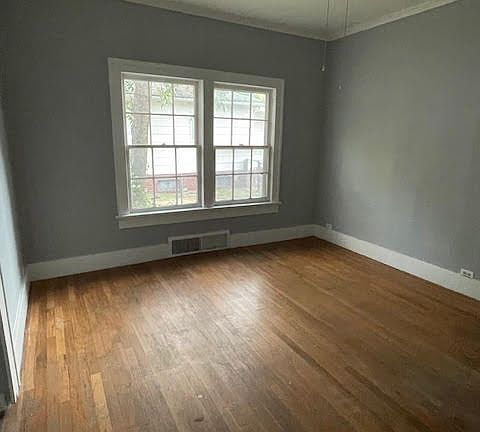 3rd image of 1711 N Grand St