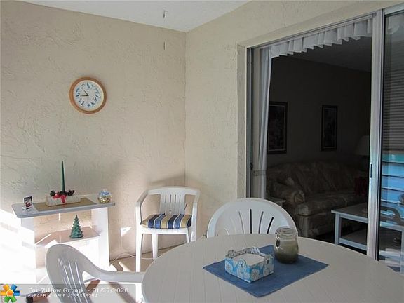 4th image of 111 SE 3rd Ave APT 202