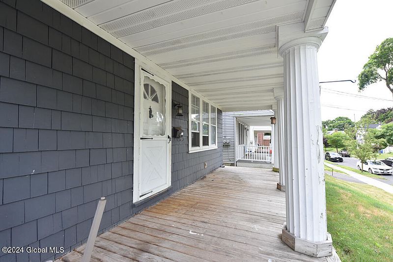 2nd image of 895 Mercer Street