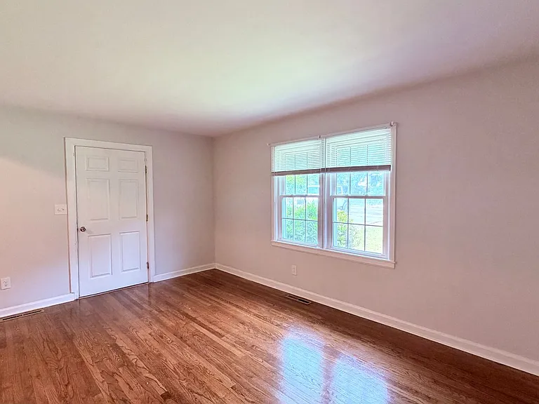 1681 Hadlock St SW — Photo 6