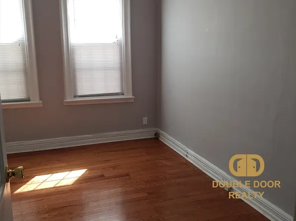 2508 East 21st Street image 3 of 7