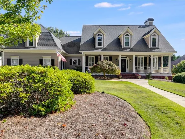 8561 Lake Forrest Dr, Douglasville, GA 30134