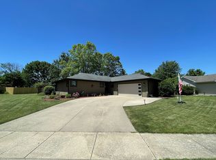 611 Linden Dr, Saint Joseph, IL