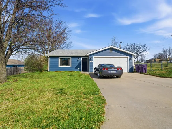 401 Stallion St, Ogden, KS 66517