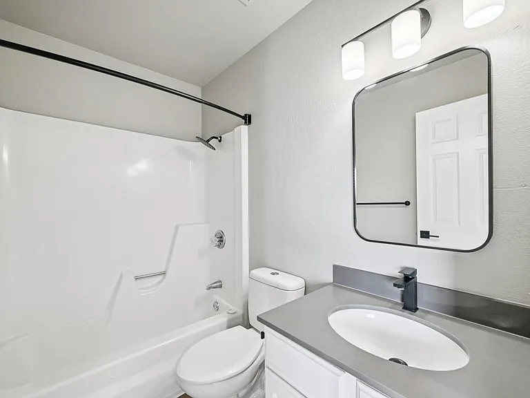 350 S Elizabeth St #15 — Photo 3