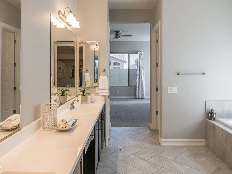 9775 W Rowel Rd — Photo 14