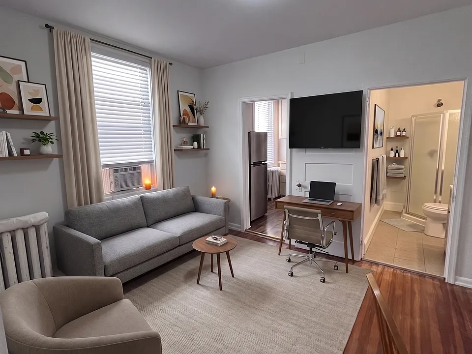 814 W Lancaster Ave #2