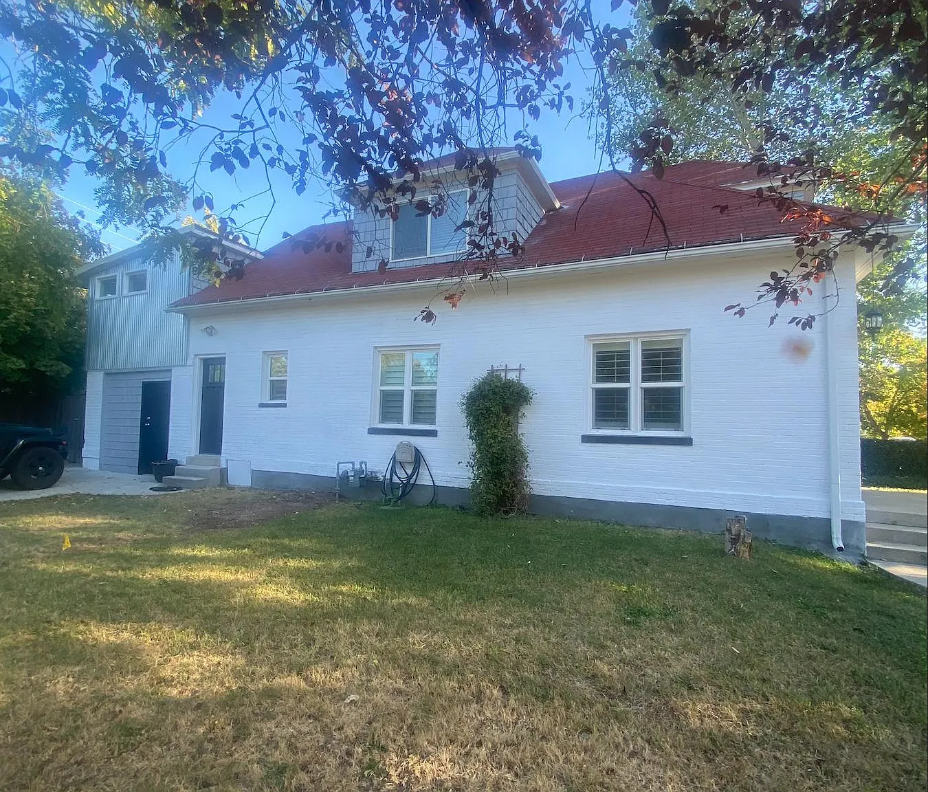 2 bed, 1.5 bath, 2036 sqft, $3,000 — Photo 2