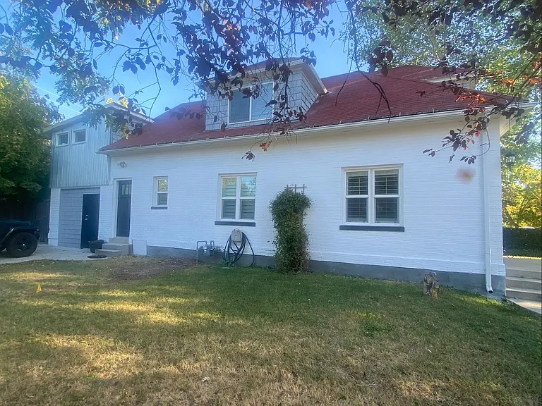 2245 S Windsor St — Photo 2