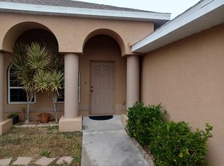 3018 SE Santa Barbara Pl, Cape Coral, FL 33904