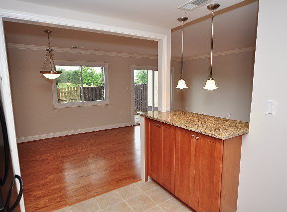 3rd image of 222 Greenfield Ct