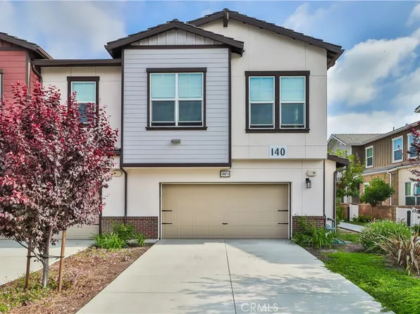 140 Farmhouse Dr #1, Simi Valley, CA 93065