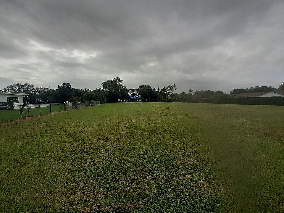 2nd image of 10000 SW 58th St