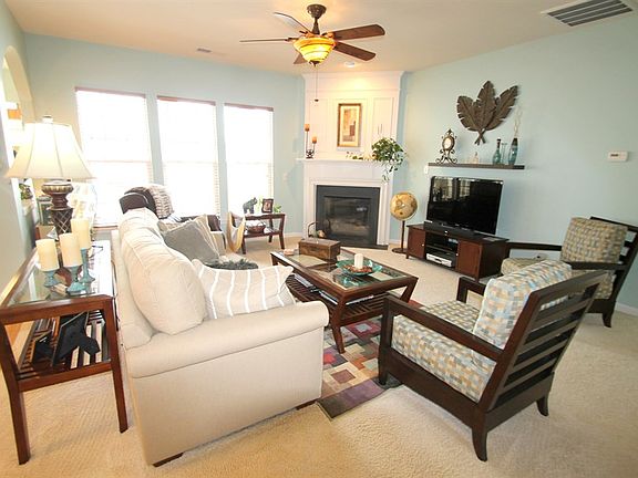 3rd image of 15137 Legend Oaks Ct