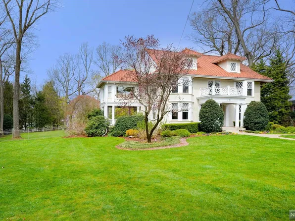 224 Sunset Ave, Ridgewood, NJ 07450