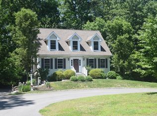 4 Erin Rd, Amesbury, MA 01913