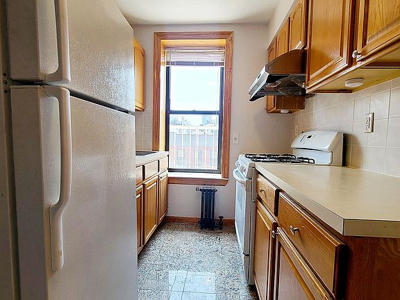 3rd image of 57 Kenmare St APT 23
