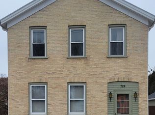 729 S 15th St, Manitowoc, WI 54220