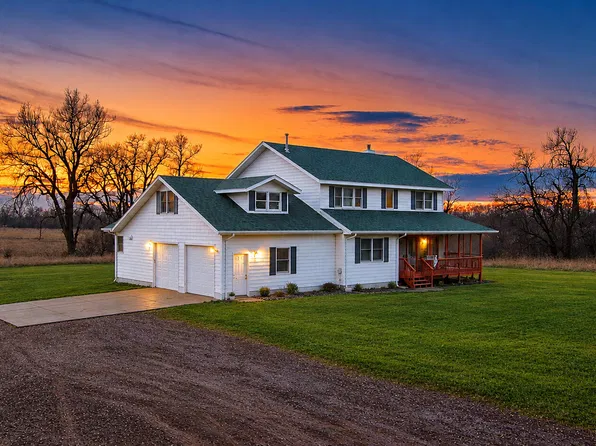 5400 158th St SE, Menoken, ND 58558