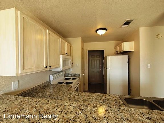 5th image of 5204 Daybreak Cir APT A