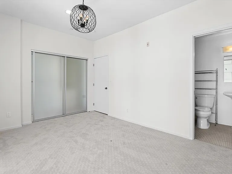 4151 Redwood Ave #305 — Photo 14