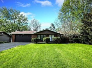 94 Red Coach Ln, Troy, IL 62294