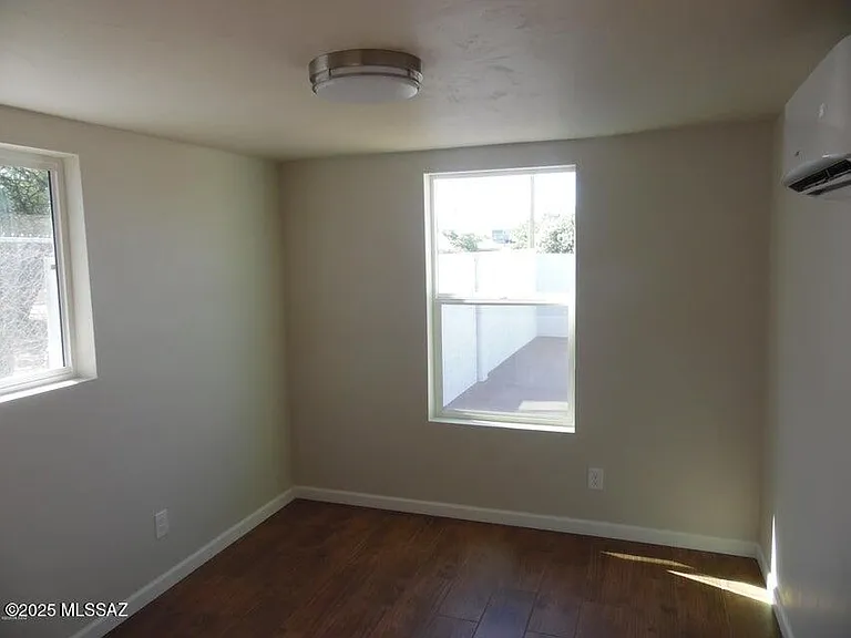 808 E Waverly St #A — Photo 7