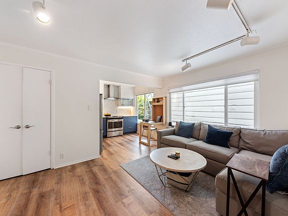 5th image of 2315 Divisadero St APT B