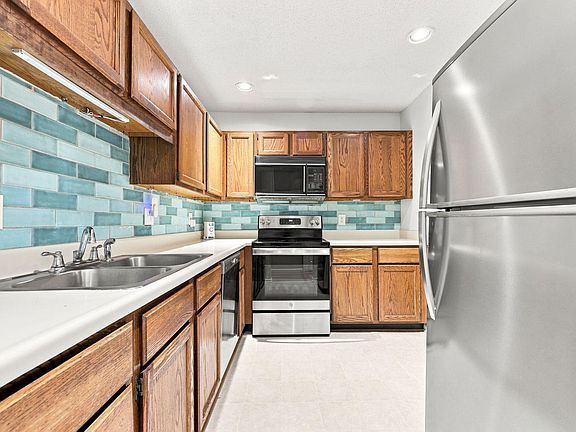 3rd image of 101 Thomas Ln