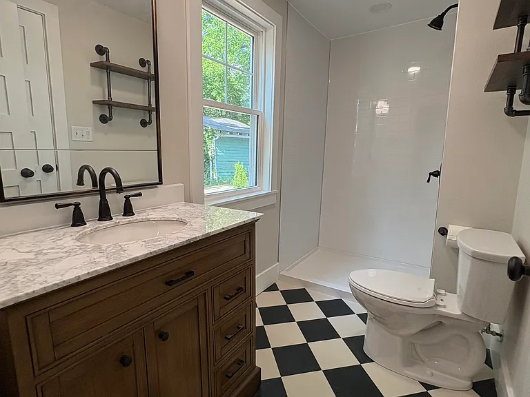 708 Lake St — Photo 8