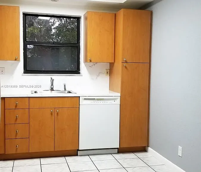 1900 Diana Dr #3E — Photo 8
