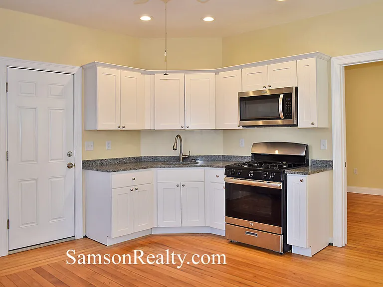 275 N Brow St #2 — Photo 4