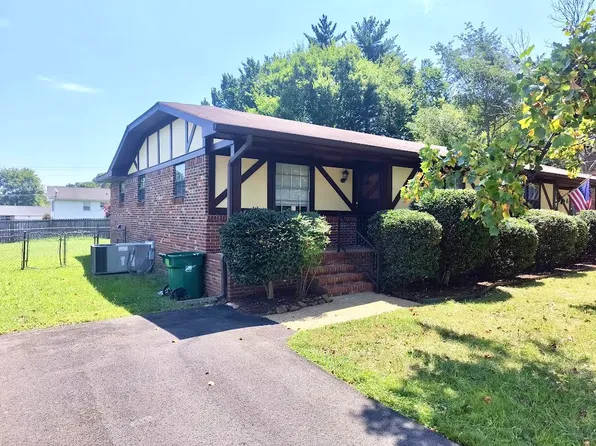 917 Cross St #917, Rossville, GA 30741