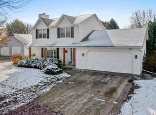 3170 E Ottertail Ct, Green Bay, WI 54311