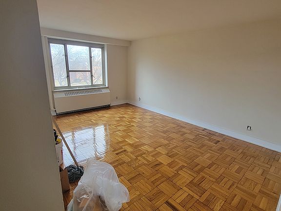 4th image of 189-04 64th Ave