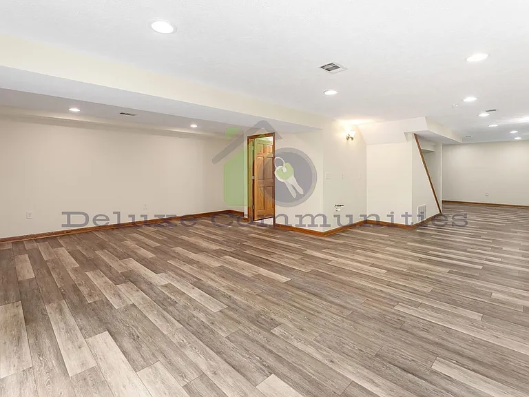 2660 Blackberry Ln NE — Photo 10