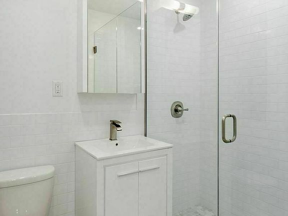 5th image of 44 Grand St #1