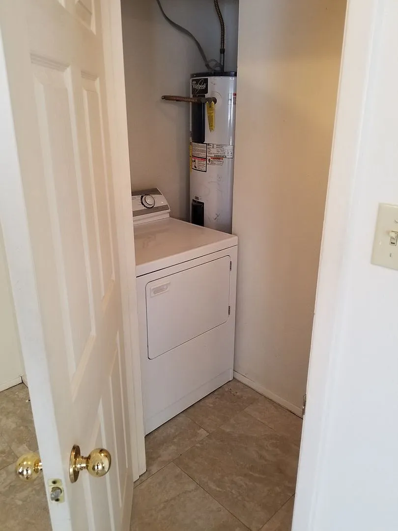 College Station, 3 bedroom - 2 bath fourplex- Upstairs on Woodsman Dr. — Photo 3