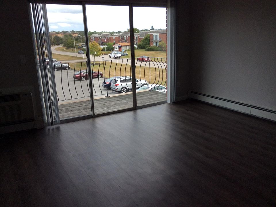 11 Admiralty Dr Middletown RI Zillow Apartments for Rent in Middletown