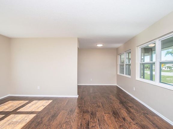 3rd image of 5488 49th Ave N