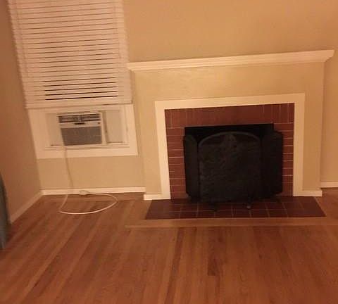 Living Room with fireplace