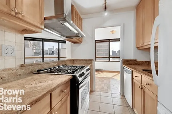 Rented by Brown Harris Stevens | media 19