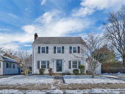 174 Littlefield St, Pawtucket, RI, 02861