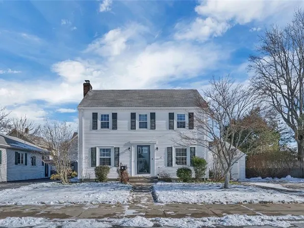 174 Littlefield St, Pawtucket, RI 02861